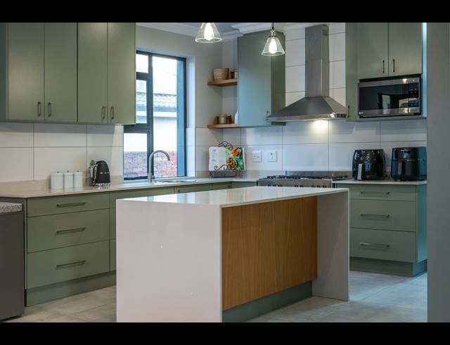 3 BEDROOM HOUSE FOR SALE IN MOSSEL BAY EXT 15